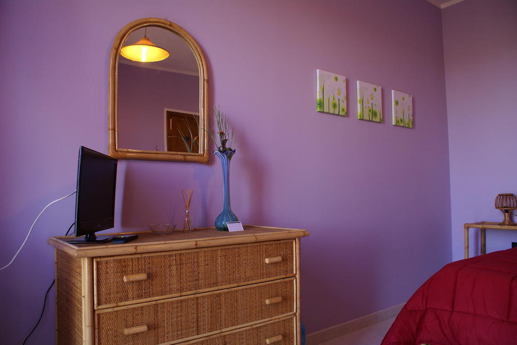 People Bed and Breakfast Castorano Habitación foto