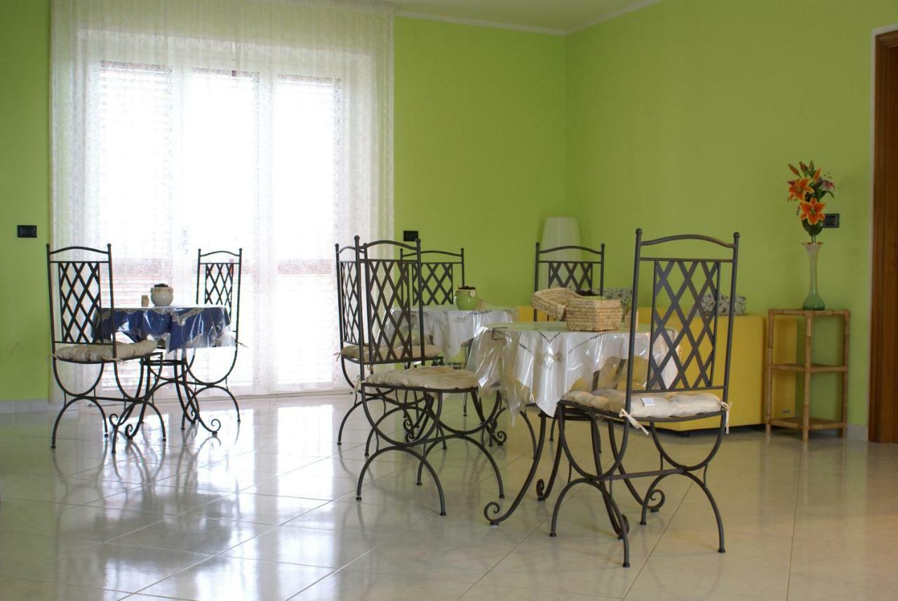 People Bed and Breakfast Castorano Exterior foto